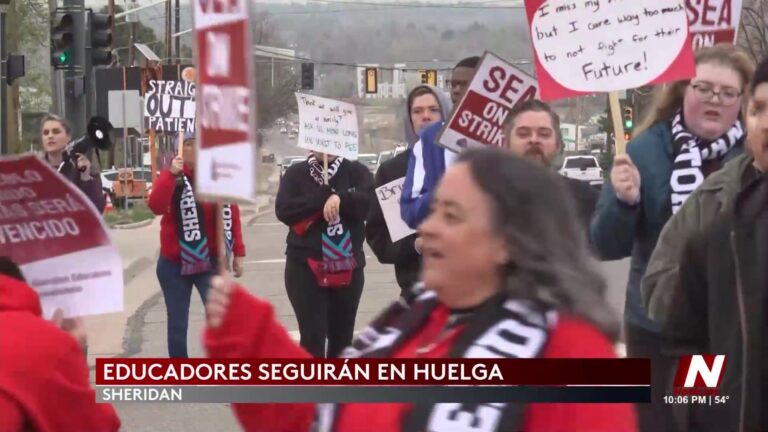 Maestros De Sheridan En Huelga Por Mejoras Laborales