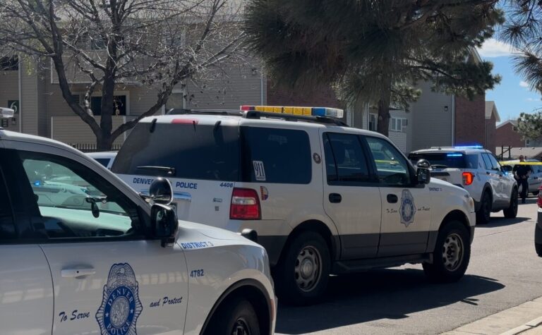 Arrestan a joven por homicidio tras tiroteo en Denver