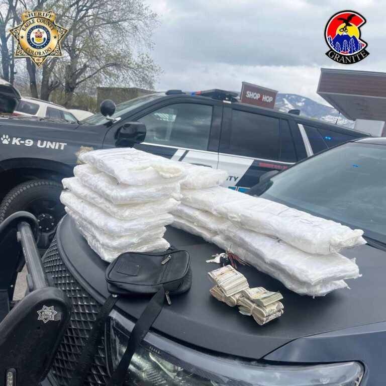 Incautan más de 80 libras de metanfetamina en parada de tráfico en el Condado Eagle