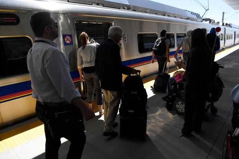 Déficit de RTD de $215 millones pone en riesgo servicios de transporte para personas con discapacidad