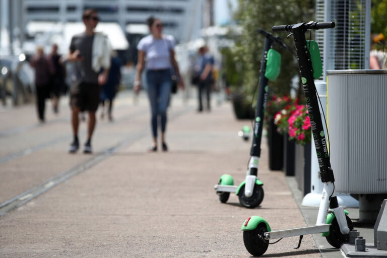 Concejo Municipal de Denver votará contrato para nuevo proveedor único de scooters eléctricos y genera preocupación por transición