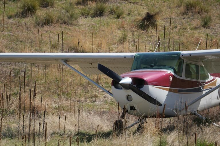 Avioneta se sale de pista en Centennial Airport, Colorado; ocupante resulta ileso