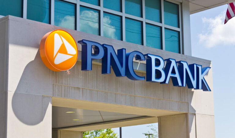 PNC anuncia despido de casi 800 empleados tras adquisición de FirstBank en Colorado