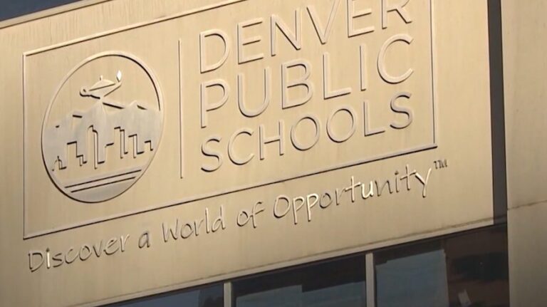 Denver Public Schools aprueba medida para limitar acciones de ICE en escuelas