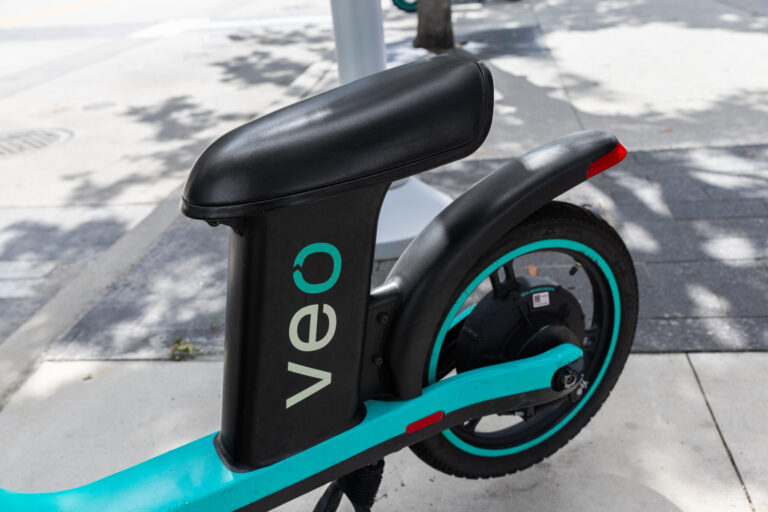 Denver cambia de proveedor de patinetas y bicicletas eléctricas