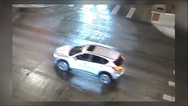 Buscan a conductor que huyó tras atropellar a dos peatones en N Broadway en Denver